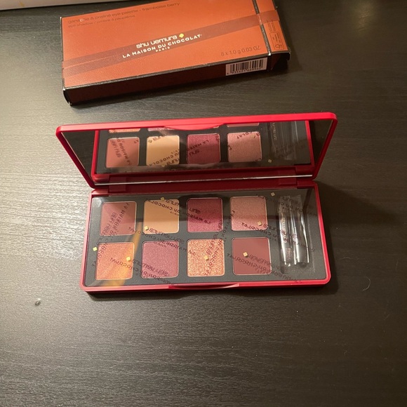 Shu Uemura - LE Eyeshadow Palette - Picture 2 of 4